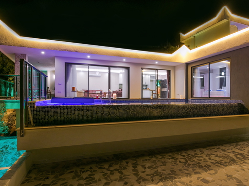  gece  -  Kasım
  | Kalkan İslamlar'da Doğa Manzaralı ve Korunaklı Lüks Villa  Jakuzili 3 Süit Odalı 6 Kişilik Tatil Villası